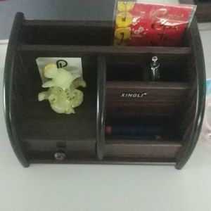 Desk organizer